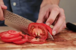 Couteau santoku Kotai lame martelée 18cm manche pakkawood avec fourreau
