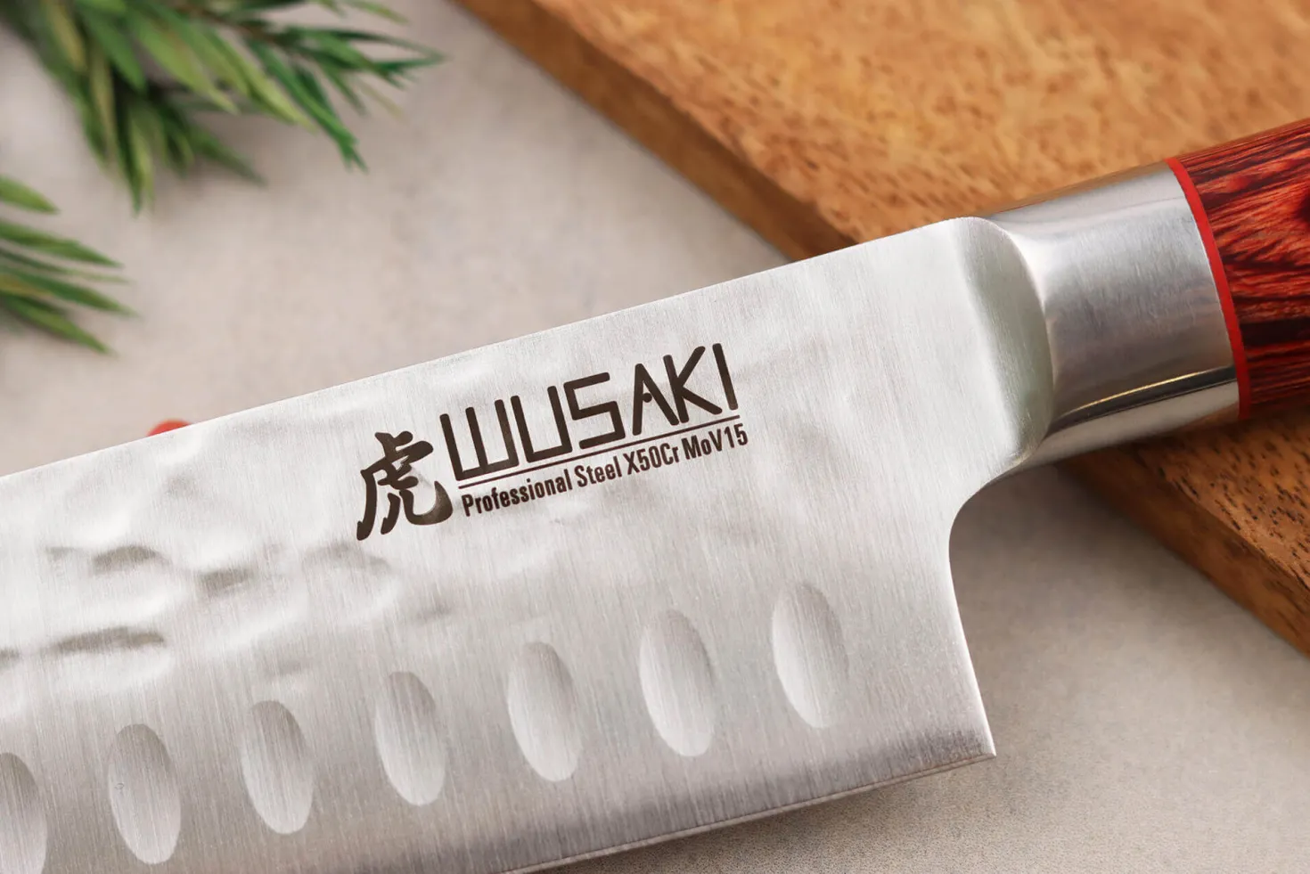Couteau santoku Wusaki Pakka X50 alvéolé 17cm manche pakkawood