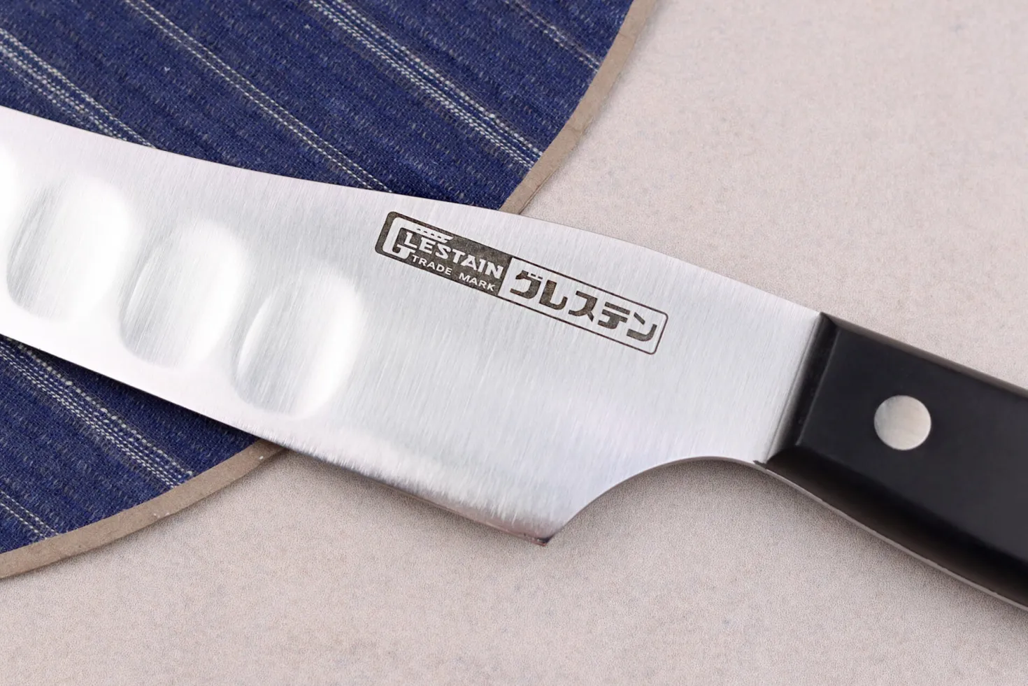 Couteau à saumon alvéolé dos courbé japonais Glestain SO Series 31cm