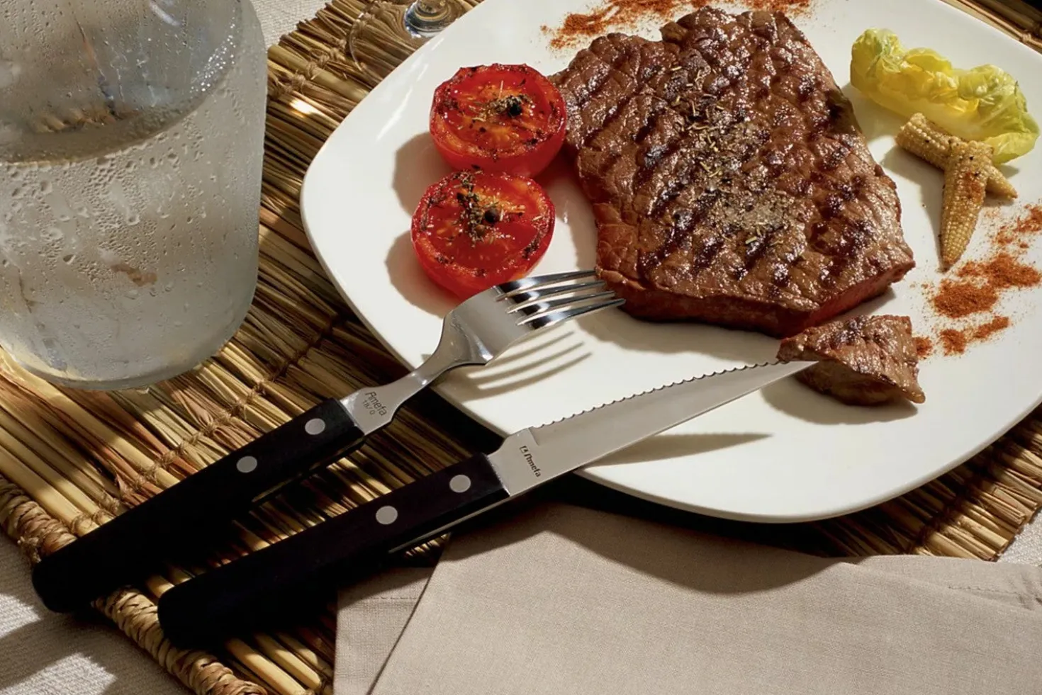 Couteau à steak Jumbo Amefa inox et ABS noir