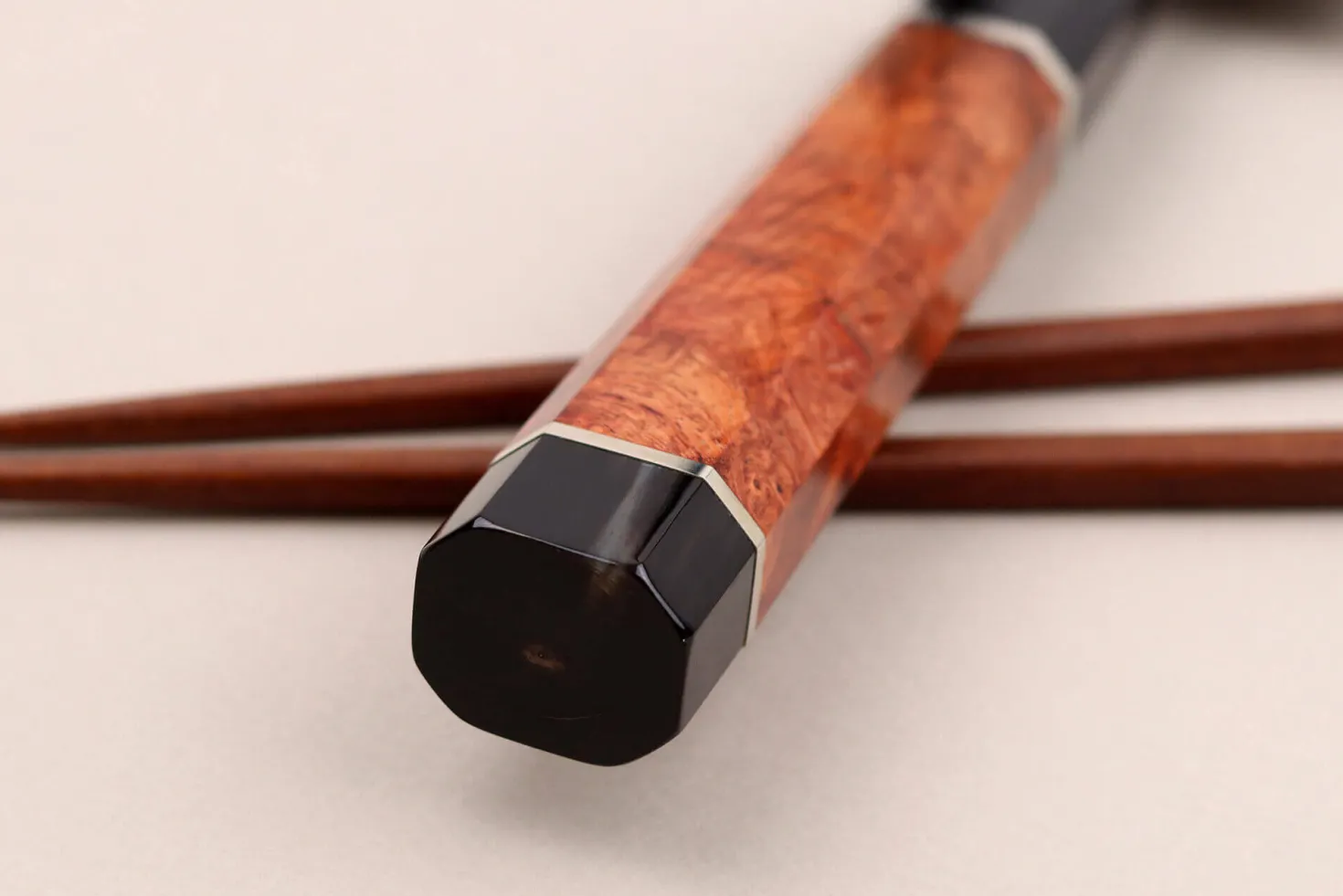 Couteau sujihiki 24cm japonais artisanal Kisuke Manaka Enn en cognassier avec 2 anneaux