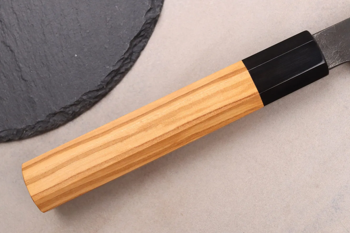 Couteau sujihiki 27cm japonais artisanal Hinoura Mutsumi Ajikataya Black Nashiji
