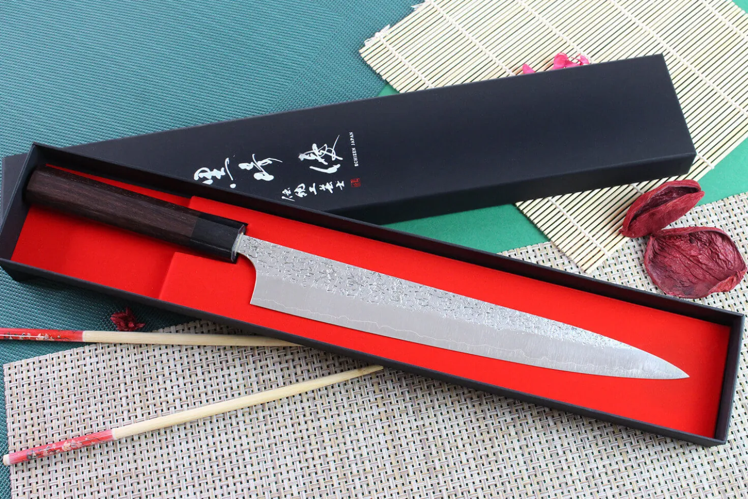Couteau sujihiki japonais artisanal martelé Yu Kurosaki Shizuku 27cm acier SG2