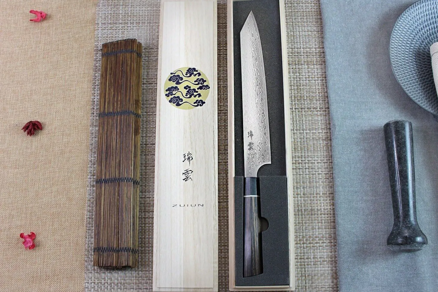 Couteau sujihiki japonais Kanetsugu Zuiun acier SPG2 damas 24cm