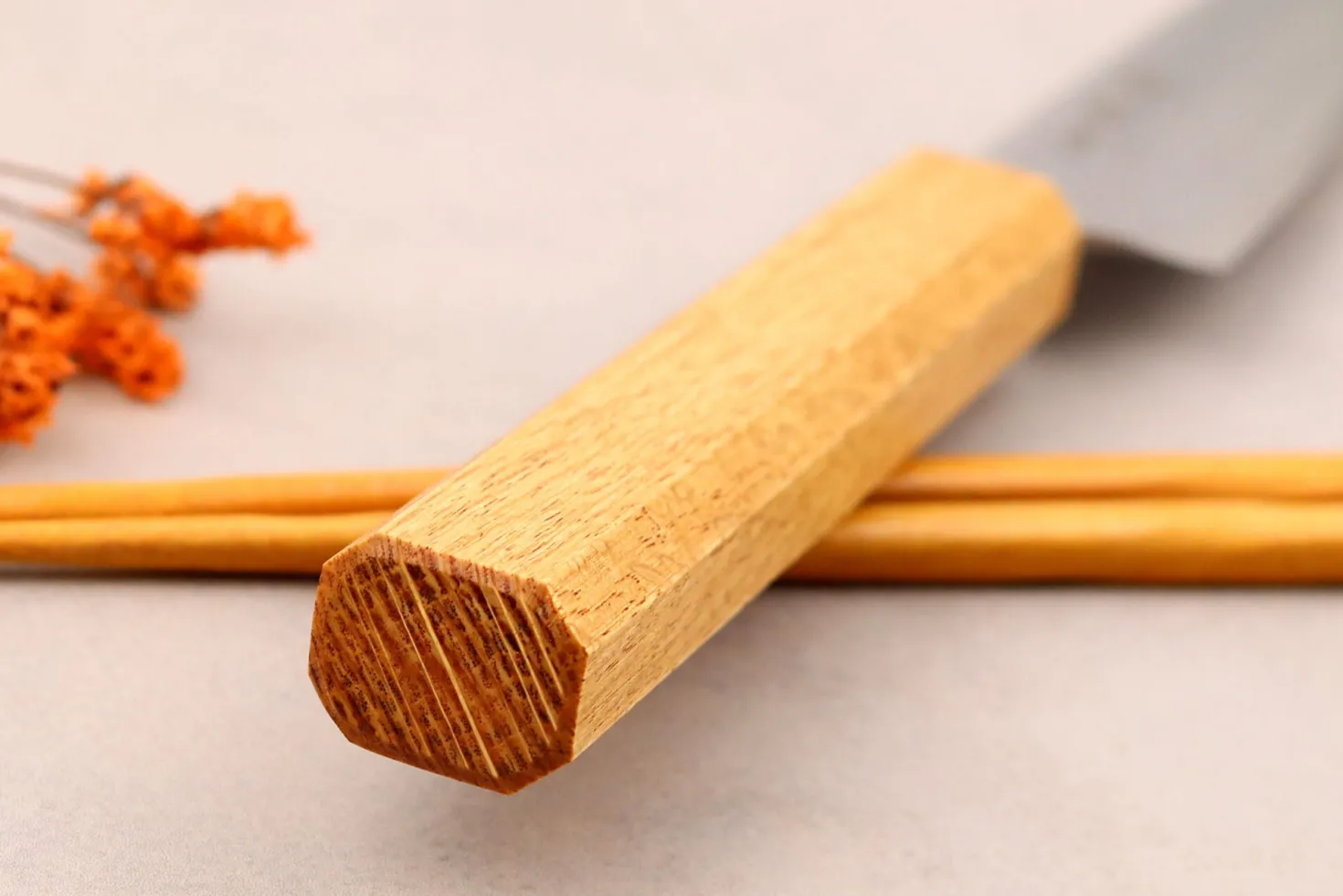 Couteau universel 13,5cm japonais artisanal Sakai Kikumori TS10 en chêne