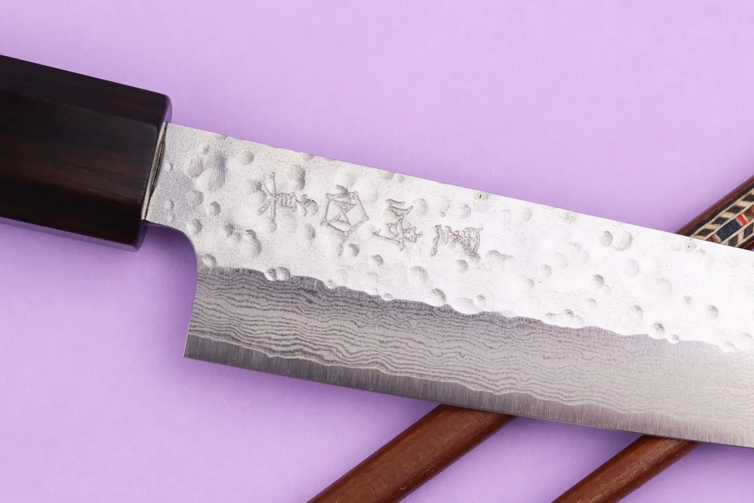 Couteau universel 13,5cm japonais artisanal Makoto Kurosaki VG7 Damas martelé