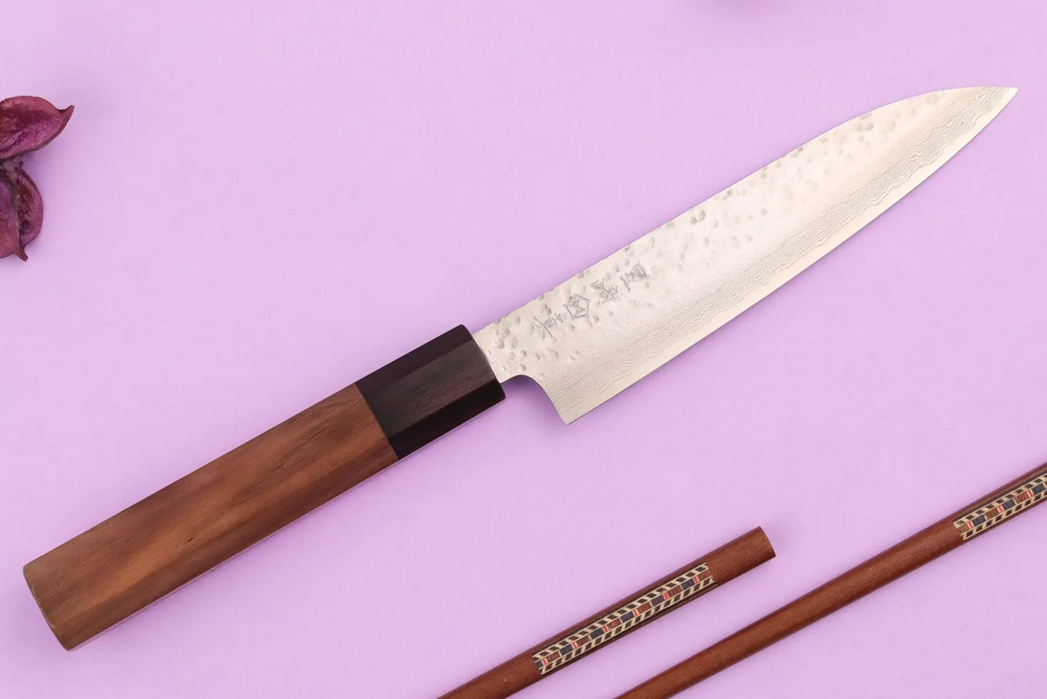 Couteau universel 13,5cm japonais artisanal Makoto Kurosaki VG7 Damas martelé