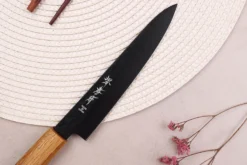 Couteau universel 15cm japonais Sakai Takayuki Kurokage VG10 manche en chêne brûlé