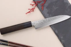 Couteau universel 13,5cm japonais artisanal Makoto Kurosaki VG7 Damas
