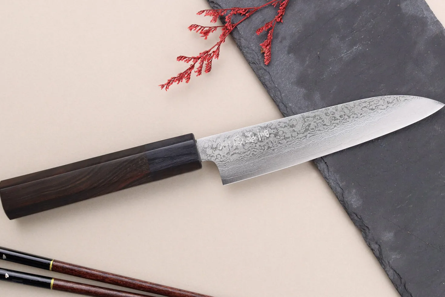 Couteau universel 13,5cm japonais artisanal Makoto Kurosaki VG7 Damas