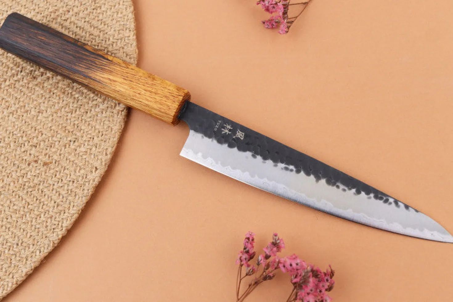 Couteau universel 15cm japonais artisanal Yuzo Black AS chêne brûlé