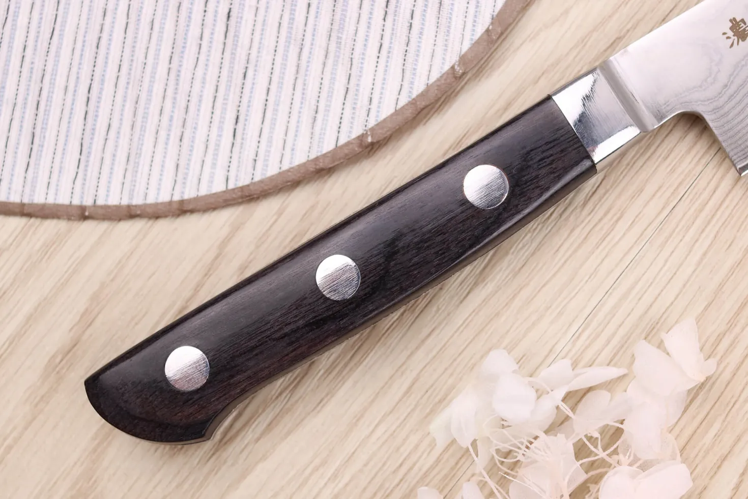Couteau universel 15cm japonais Satake Cutlery damas 69 couches