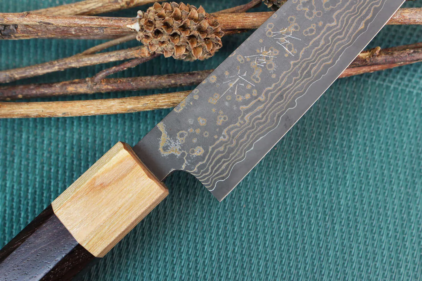 Couteau universel japonais artisanal Takeshi Saji VG10 Gold 13,5cm