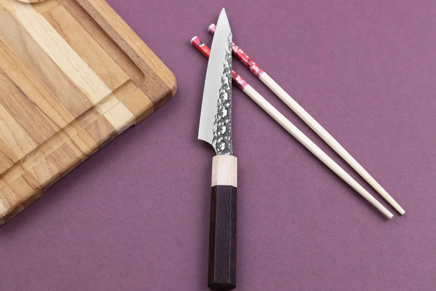 Couteau universel japonais artisanal martelé Yu Kurosaki senko 13cm acier SG2