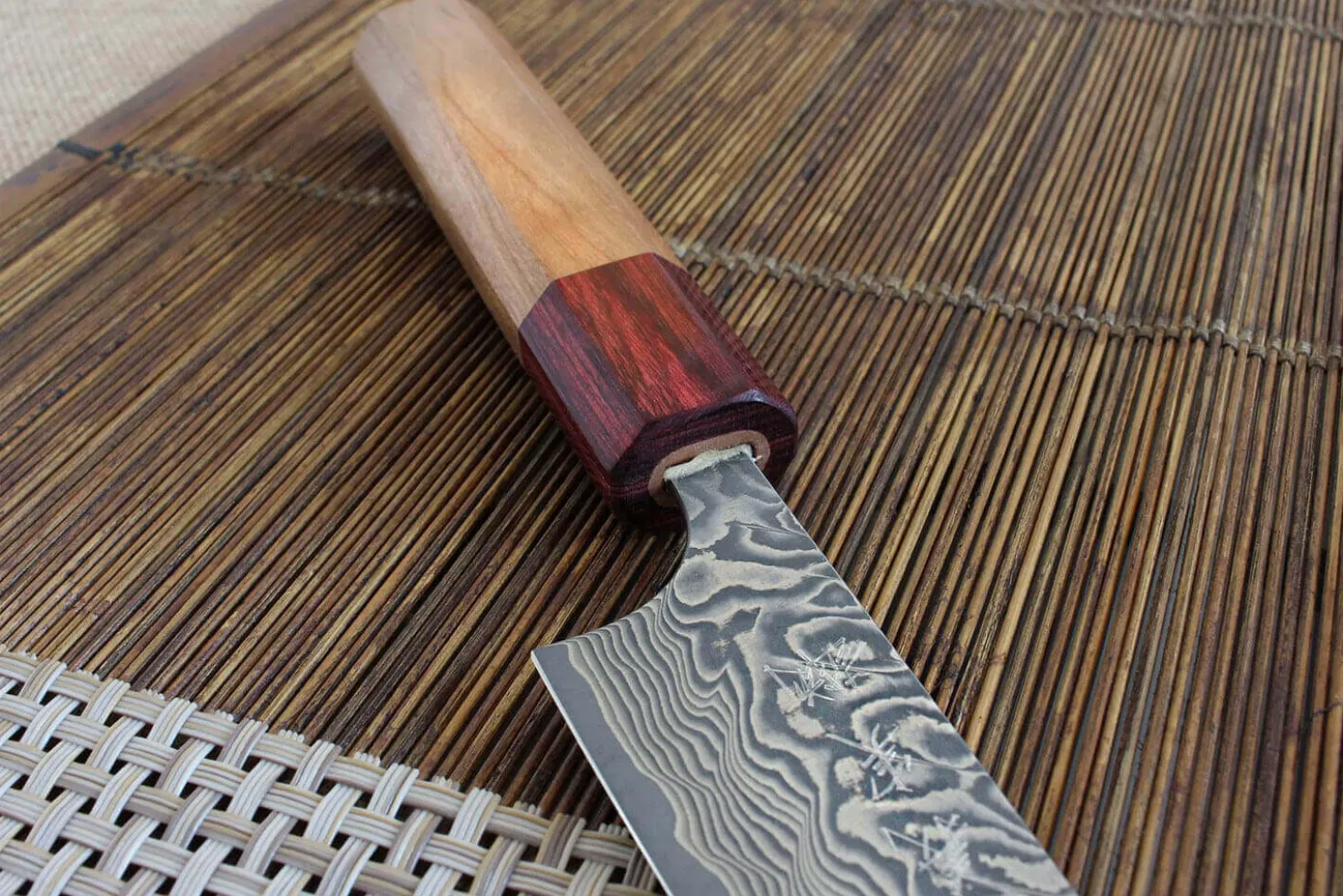 Couteau universel japonais artisanal Yoshimi Kato 15cm SG2 Damascus cerisier