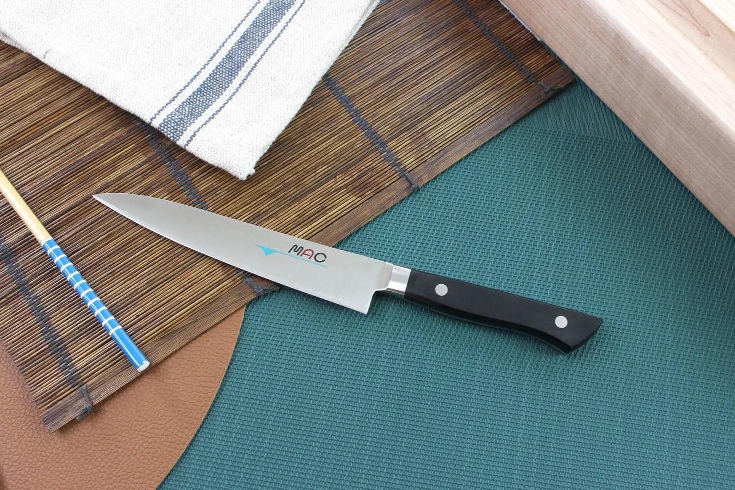 Couteau universel japonais MAC Professional 15.5cm