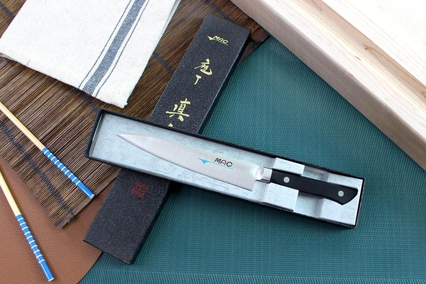 Couteau universel japonais MAC Professional 15.5cm