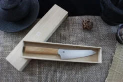 Couteau universel japonais Shizu Hamono Yuri 13.5cm manche clair