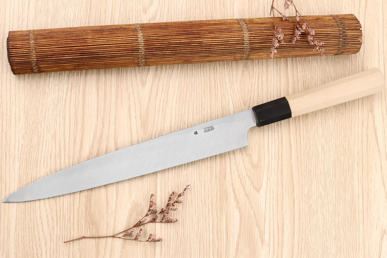 Couteau yanagiba 24cm japonais artisanal Sakai Kikumori Kikuzuki Kuro