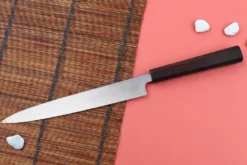 Couteau yanagiba 24cm japonais artisanal Hatsukokoro Shirasagi manche en ébène