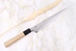 Couteau yanagiba 24cm japonais artisanal Sakai Kikumori Kikuzuki Rin