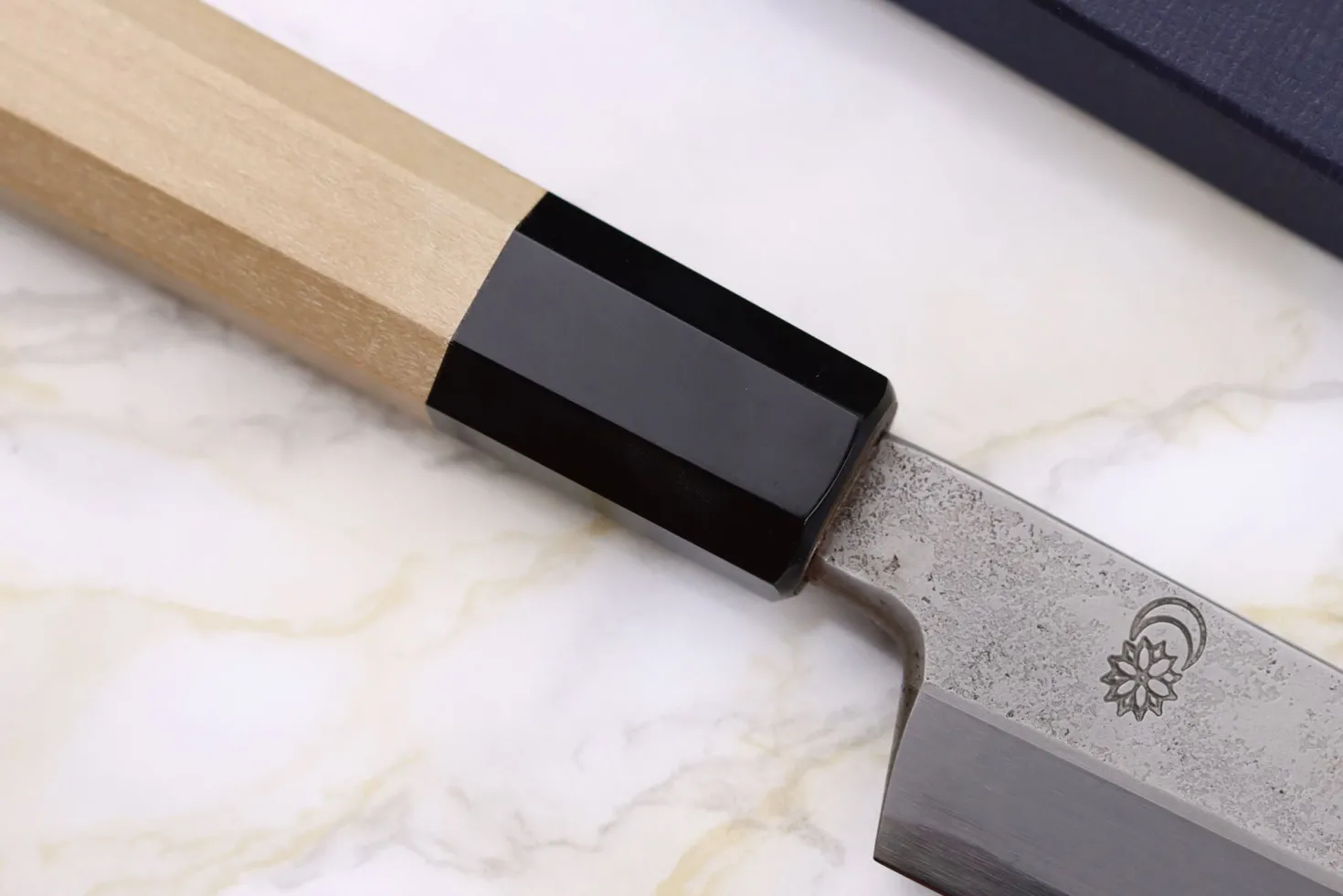 Couteau yanagiba 24cm japonais artisanal Sakai Kikumori Kikuzuki Rin