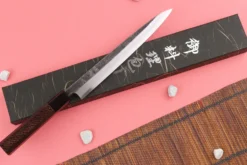 Couteau yanagiba 24cm japonais artisanal Hatsukokoro Shirasagi manche en wengé