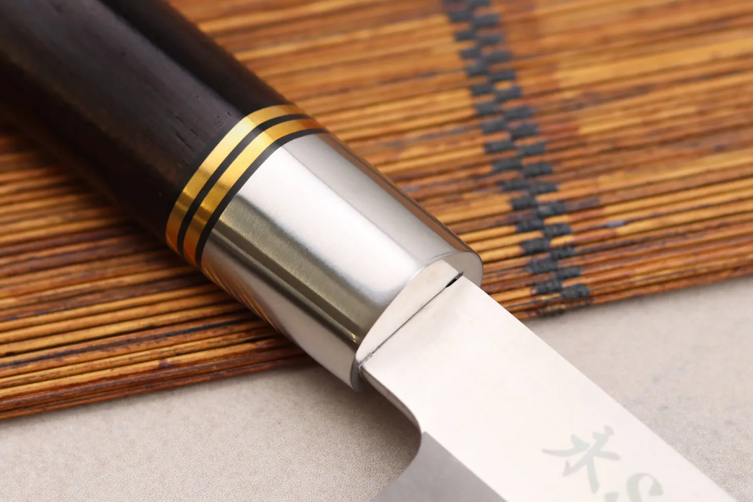 Couteau yanagiba 24cm Sayuto Ebène 7Cr manche en ébène