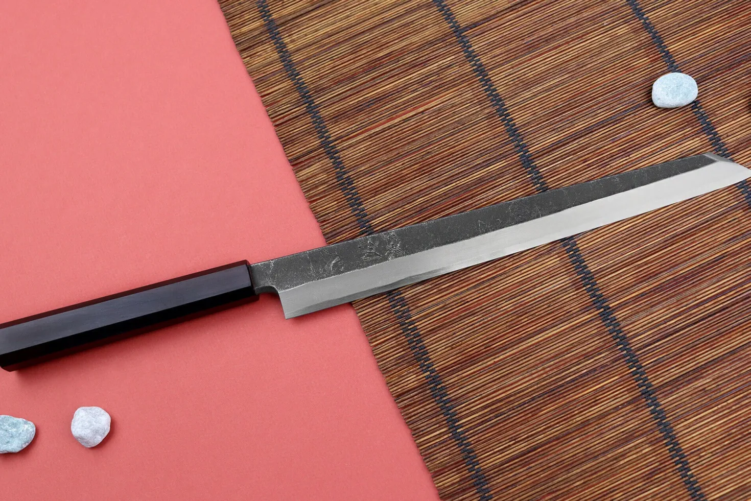 Couteau yanagiba kiritsuke 27cm japonais artisanal Hatsukokoro Shirasagi manche en ébène