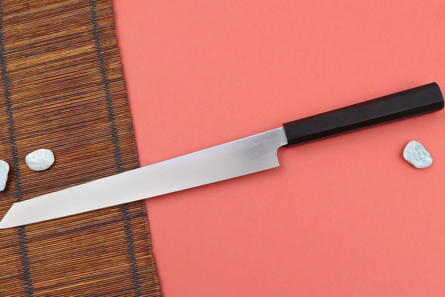 Couteau yanagiba kiritsuke 27cm japonais artisanal Hatsukokoro Shirasagi manche en ébène