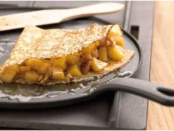 Crêpière en fonte noire 30cm + spatule et râteau en hêtre