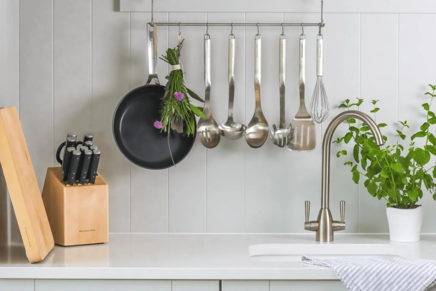 Cuillère ajourée Kitchen Aid en acier inoxydable
