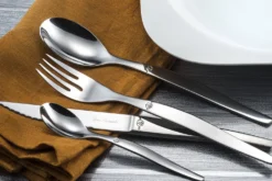 Cuillère à café Lou Laguiole Jet tout inox 14cm