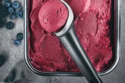 Cuillère à glace Gefu Italia en zinc moulé / ABS noir
