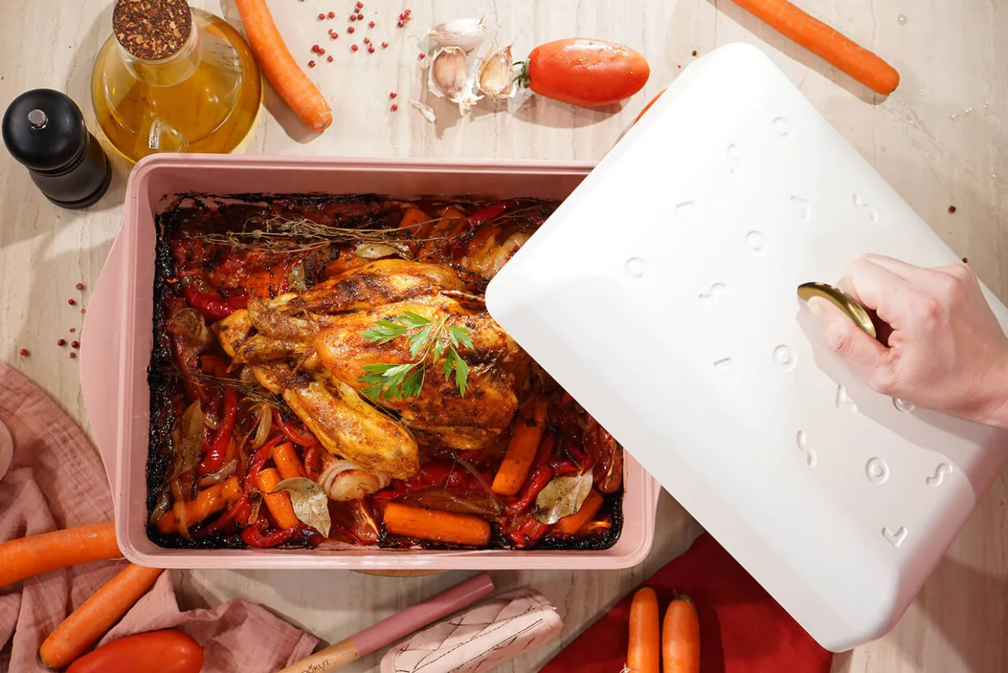 Dôme de cuisson Cookut pour l'Incroyable plat à four ajustable