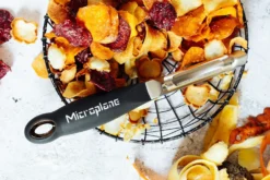 Eplucheur Microplane à lame pivotante acier inox