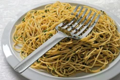 Fourchette spaghetti Alessi Tibidabo tout acier inox design par Kristiina Lassus