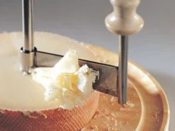 La Girolle® à fromage originale à manivelle acier inox
