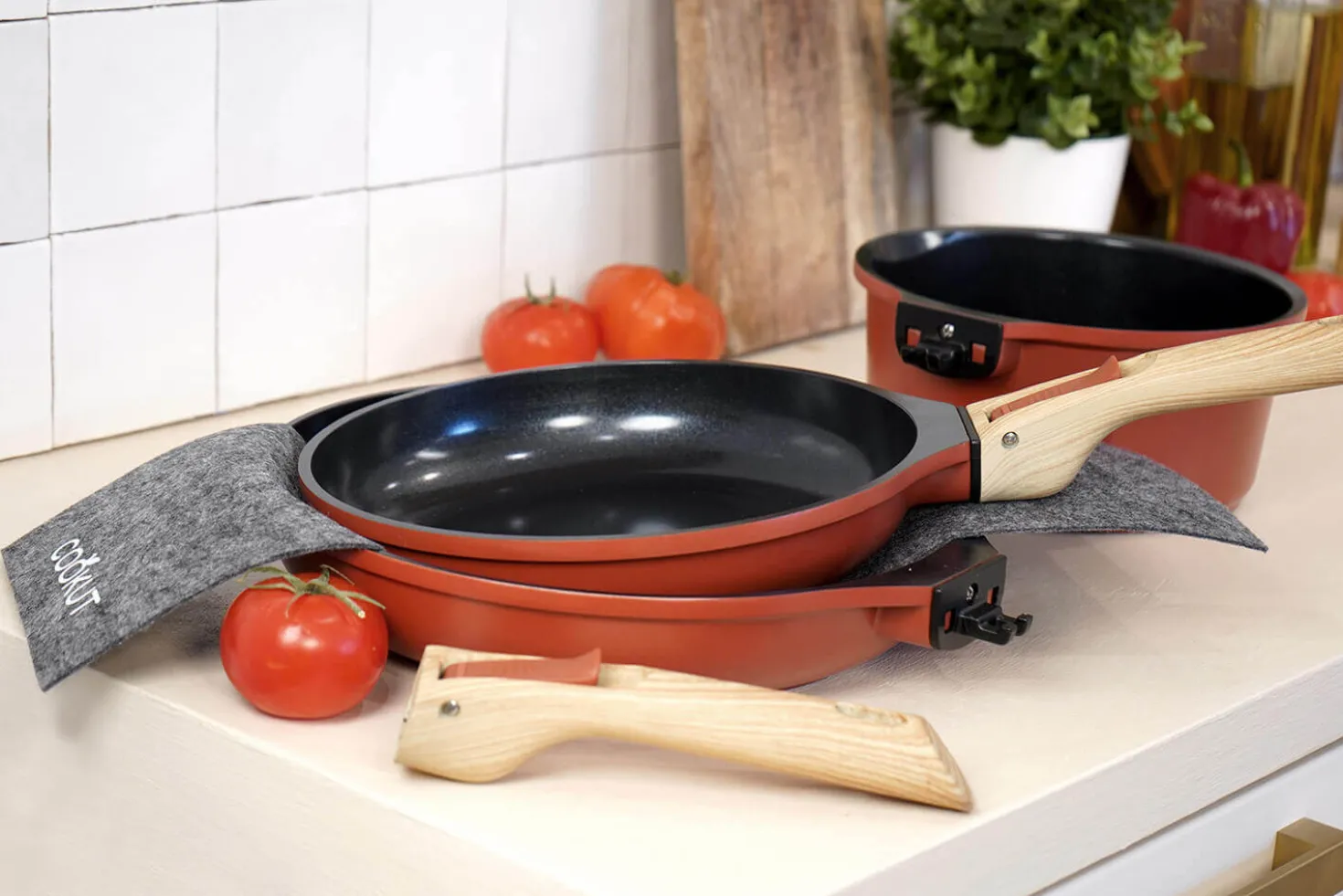 L'Incroyable Kit Cookut 2 poêles et 1 casserole à poignée amovible - passion