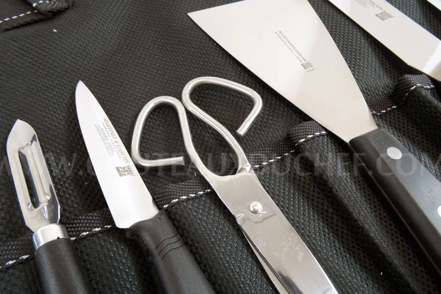 Malette 7 couteaux et accessoires Martinez & Gascon