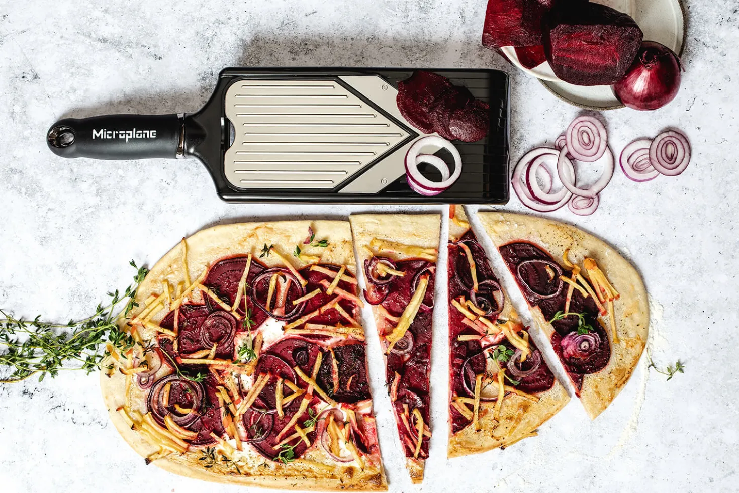 Mandoline Microplane en V double fonctions avec protège doigts
