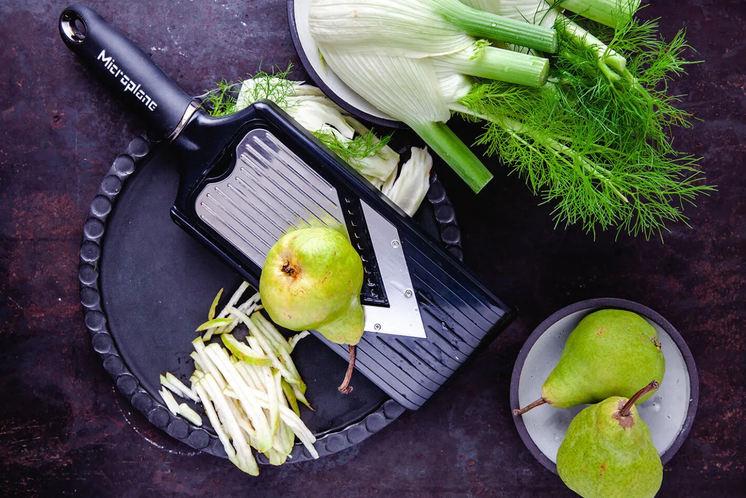 Mandoline Microplane en V double fonctions avec protège doigts