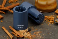 Moulin à épices Microplane 2-en-1 Bleu Denim