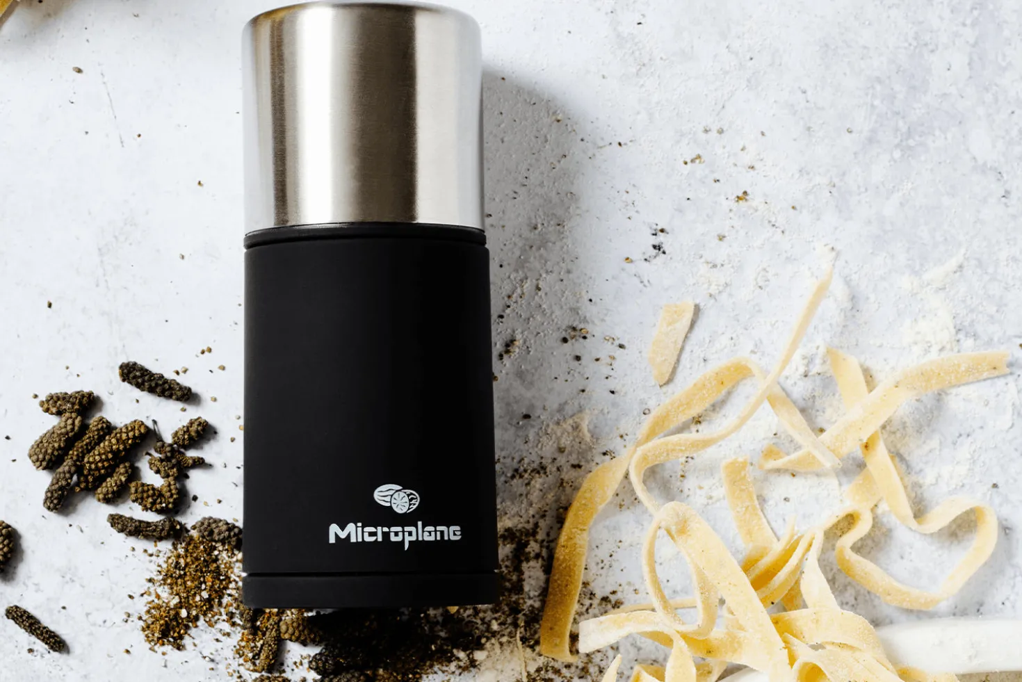 Moulin à épices Microplane 2 en 1 - Râper et stocker