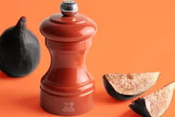 Moulin à sel sec manuel Peugeot Bistro en bois de hêtre laqué terracotta 10cm