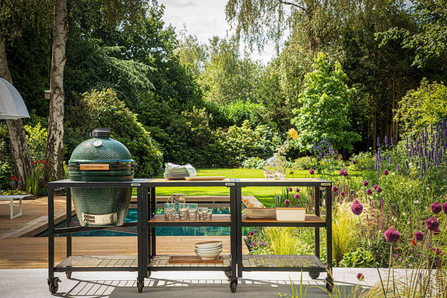 Pack Big Green Egg Large barbecue + convEGGtor + table modulaire + 4 roulettes