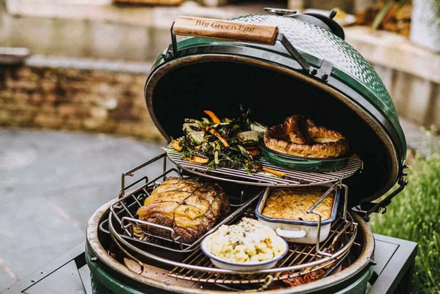 Pack Big Green Egg XLarge barbecue + convEGGtor + table modulaire + 4 roulettes