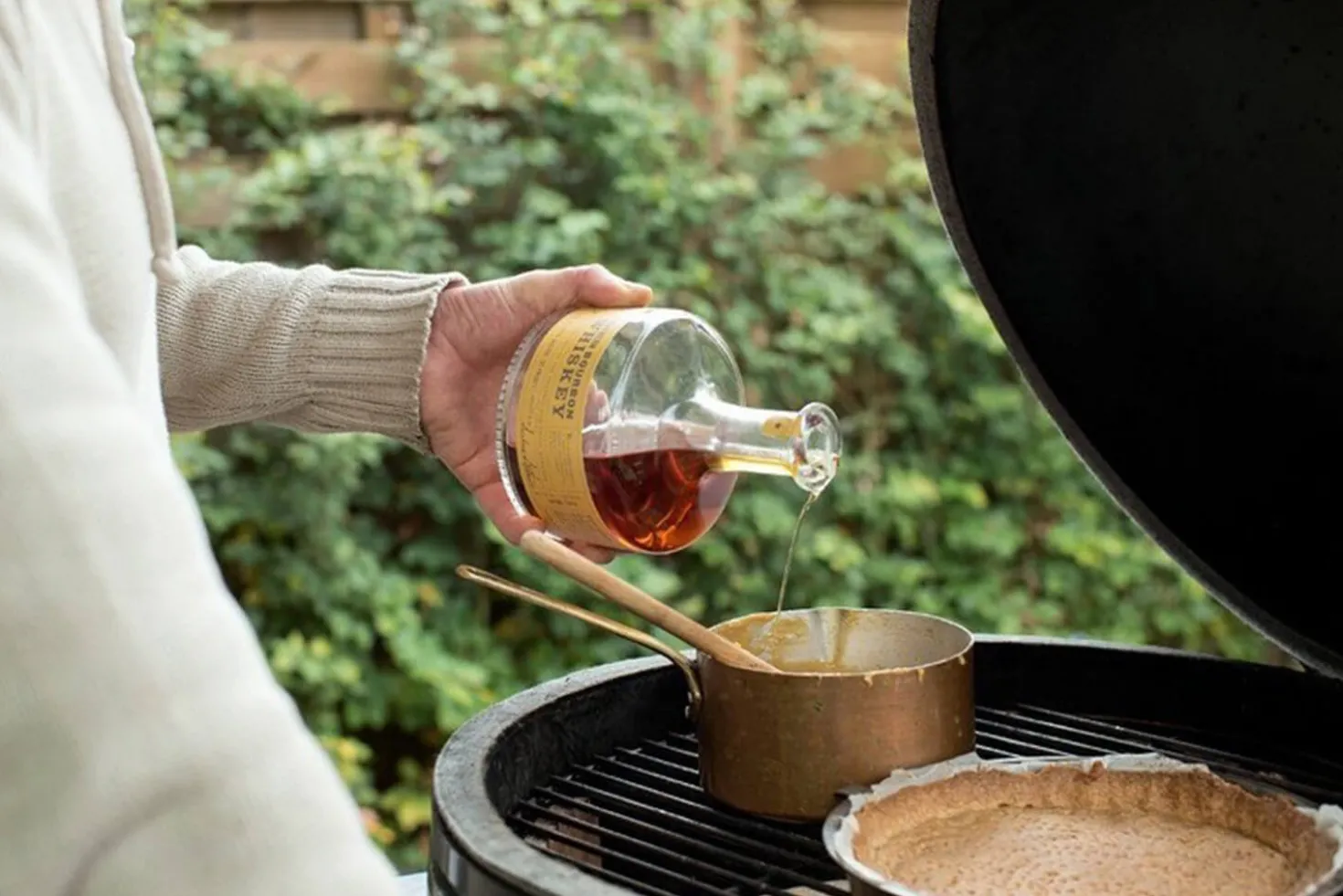 Pack Big Green Egg XLarge barbecue + convEGGtor + table modulaire + 4 roulettes