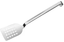 Pelle à crêpes perforée Rösle en acier inoxydable avec crochet 33,5cm