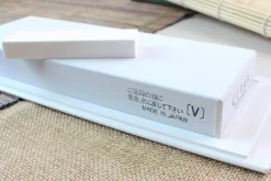 Pierre à aiguiser japonaise Suehiro Cerax céramique grains 5000 sur socle